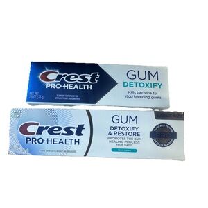 Crest Pro Health Oral Care Gum Detoxify Bundle